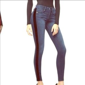 BNWOT Good American Velvet Detail Good awaits Jean